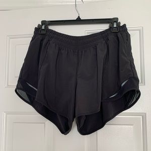 Lululemon Hotty Hot shorts (tall)